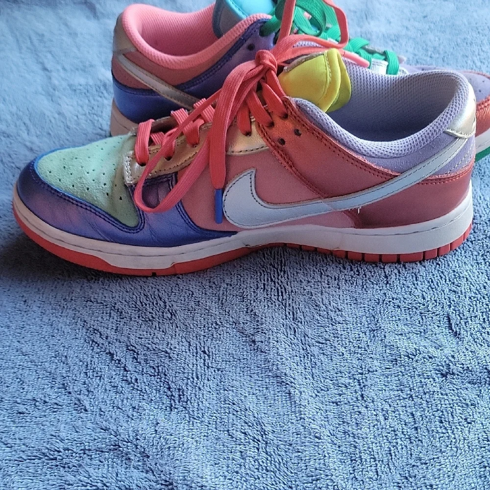 Nike Multicolor Low-Top Sneakers - Picture 3 of 13